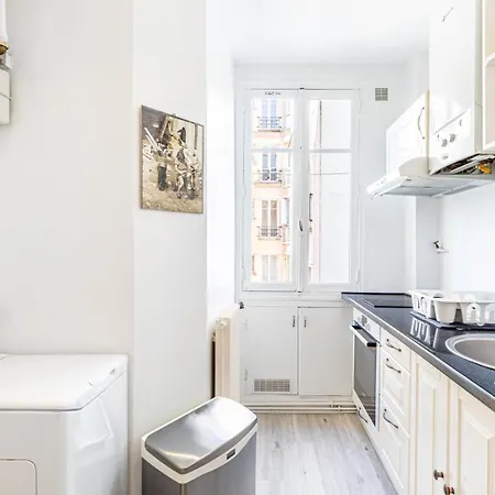 Daire Guestready - Gambetta Hideaway *